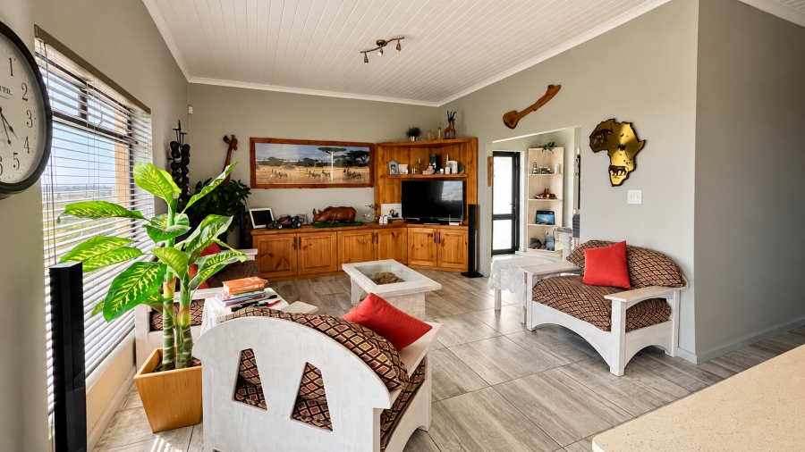 2 Bedroom Property for Sale in Hoogland Western Cape